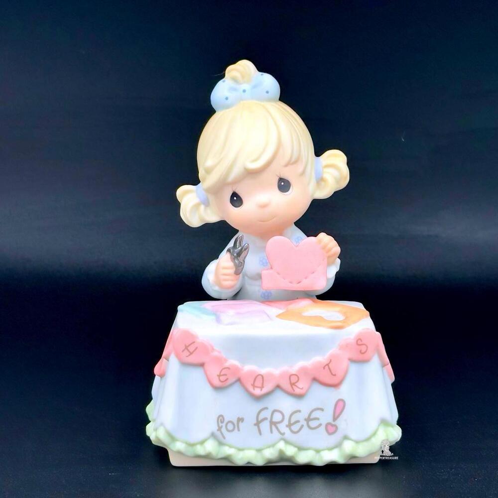 Precious Moments 'Hearts for Free' Figurine - Sweetheart Edition 💕